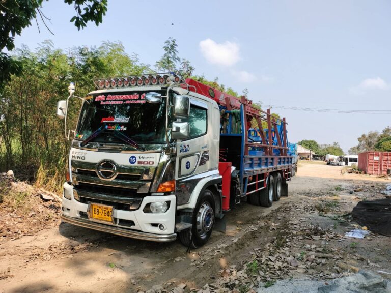 พิชยาเครน บริการให้เช่า รถเฮี๊ยบ10ล้อ พื้นที่ ปลวกแดง แหลมฉบัง บ่อวิน ศรีราชา หนองใหญ่