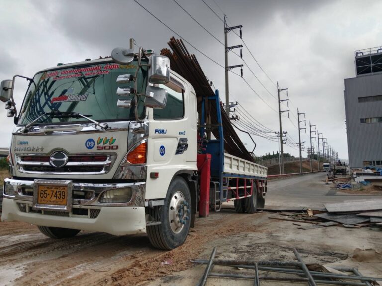 บรรยากาศหน้างานรถเฮี๊ยบ พื้นที่ หนองบอนแดง ลูกค้าใช้บริการ พิชยาเครน ของเรา