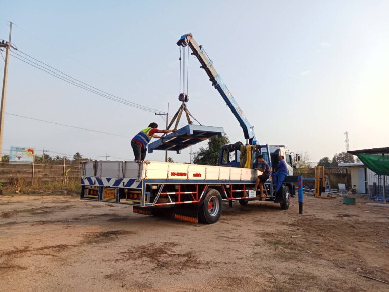 บรรยากาศ หน้างานรถเฮี๊ยบ พื้นที่ วังตาลหม่อน ลูกค้าใช้รถเฮี๊ยบ6ล้อ เครน5ตัน กับทางเรา