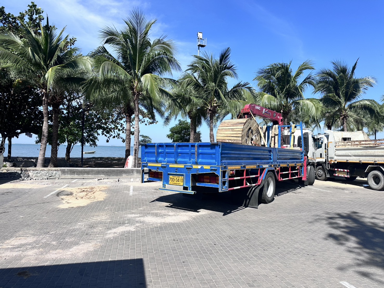 รถเฮี๊ยบ พิชยาเครน ให้บริการยกย้ายอุปกรณ์หนักในพื้นที่ พัทยา ชลบุรี