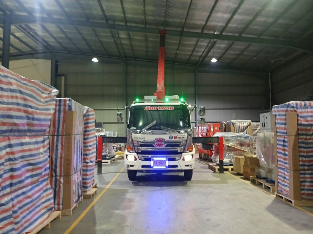 รถเฮี๊ยบรับจ้างบริการโดยพิชยาเครน