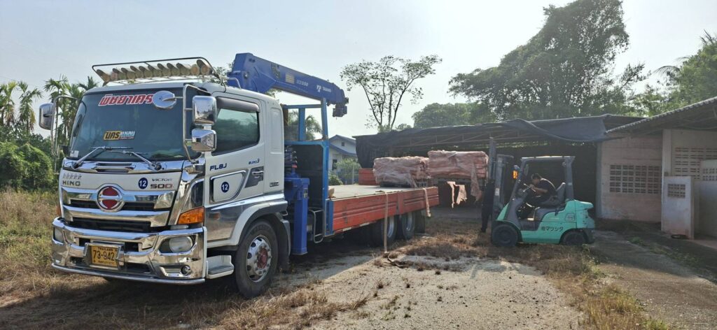 รถเฮี๊ยบศรีราชา-พิชยาเครน