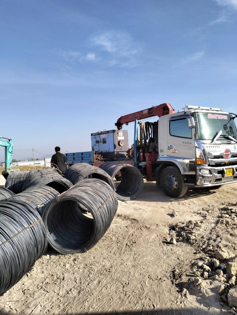 รถเฮี๊ยบนิคมพัฒนา โดยพิชยาเครน