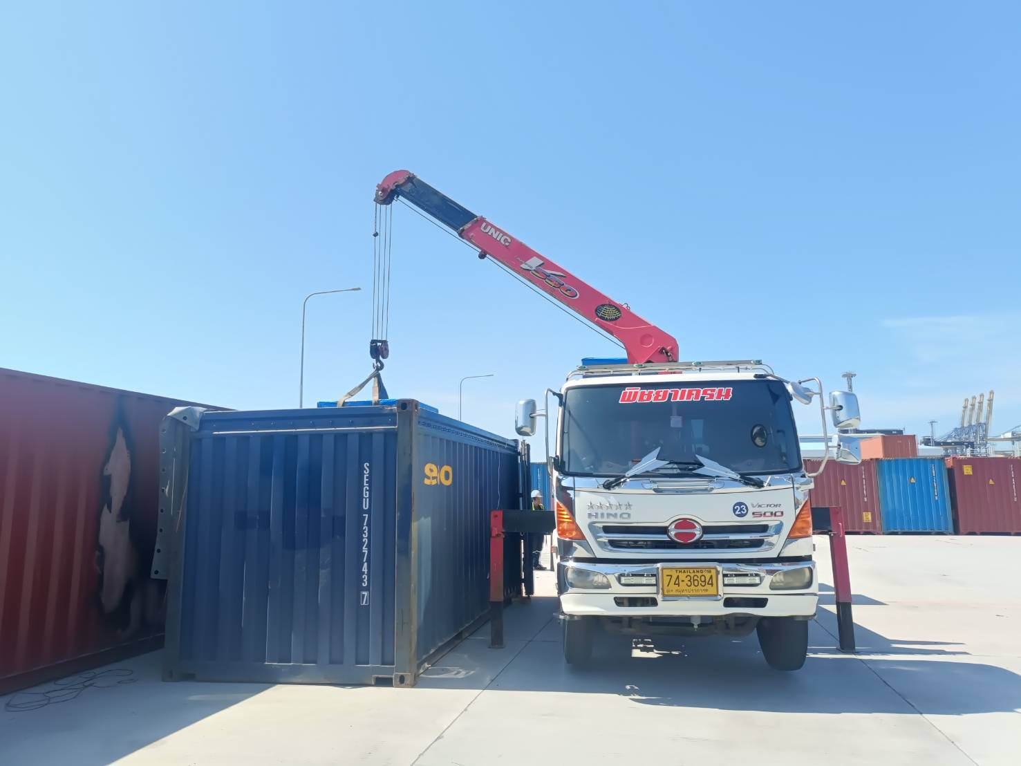 รถเฮี๊ยบรับจ้างตะเคียนเตี้ย บริการโดยพิชยาเครน