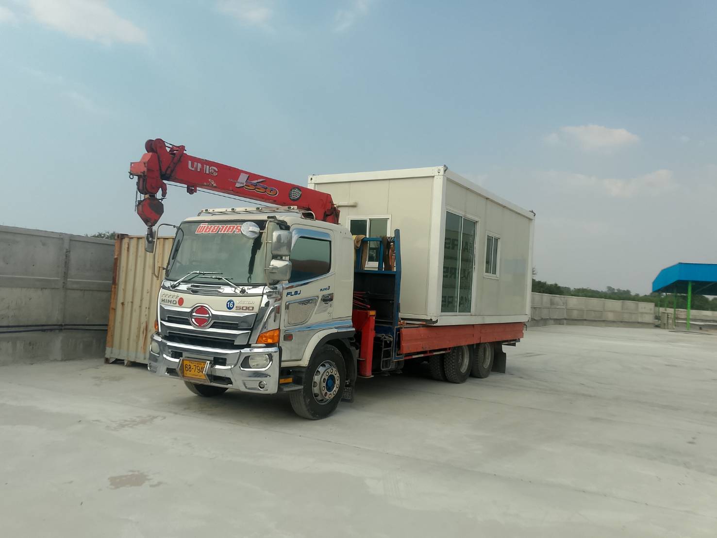 รถเฮี๊ยบชลบุรี-พิชยาเครน.