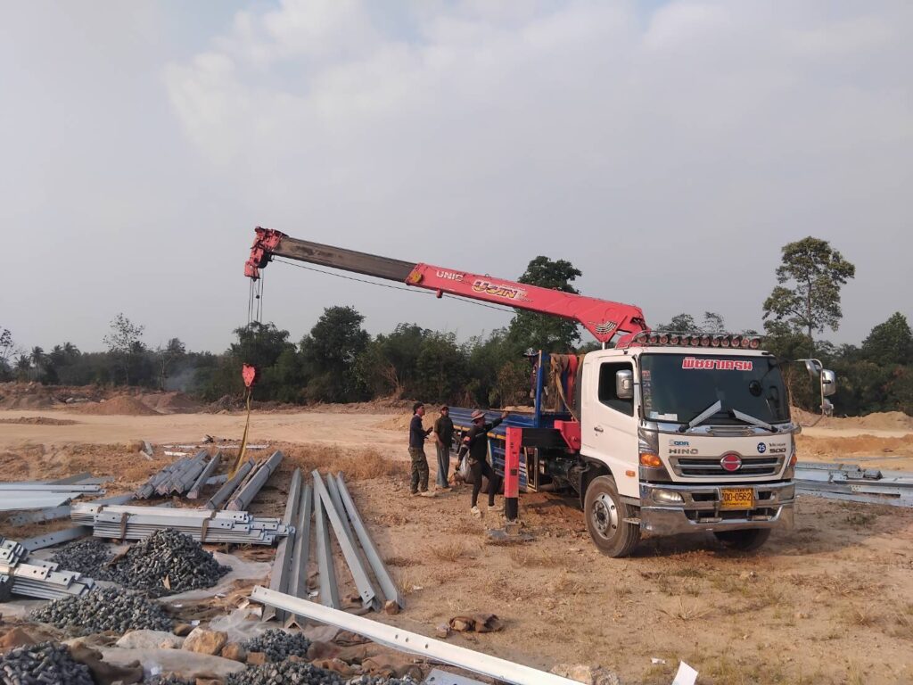 รถเฮี๊ยบ พิชยาเครน ให้บริการรถเฮี๊ยบขนย้ายชิ้นงานต่างๆ พื้นที่ อมตะ ปลวกแดง นิคมพัฒนา มาบข่า