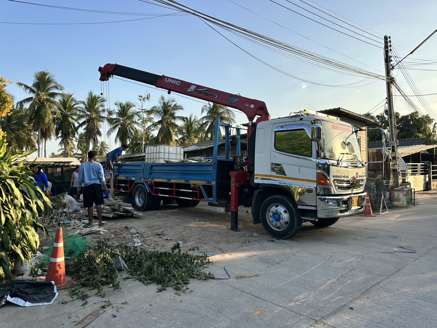 รถเฮี๊ยบรับจ้างหนองขาม-ศรีราชา