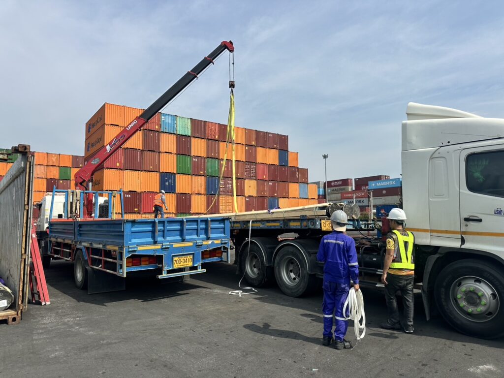 รถเฮี๊ยบท่าเรือ-พิชยาเครน