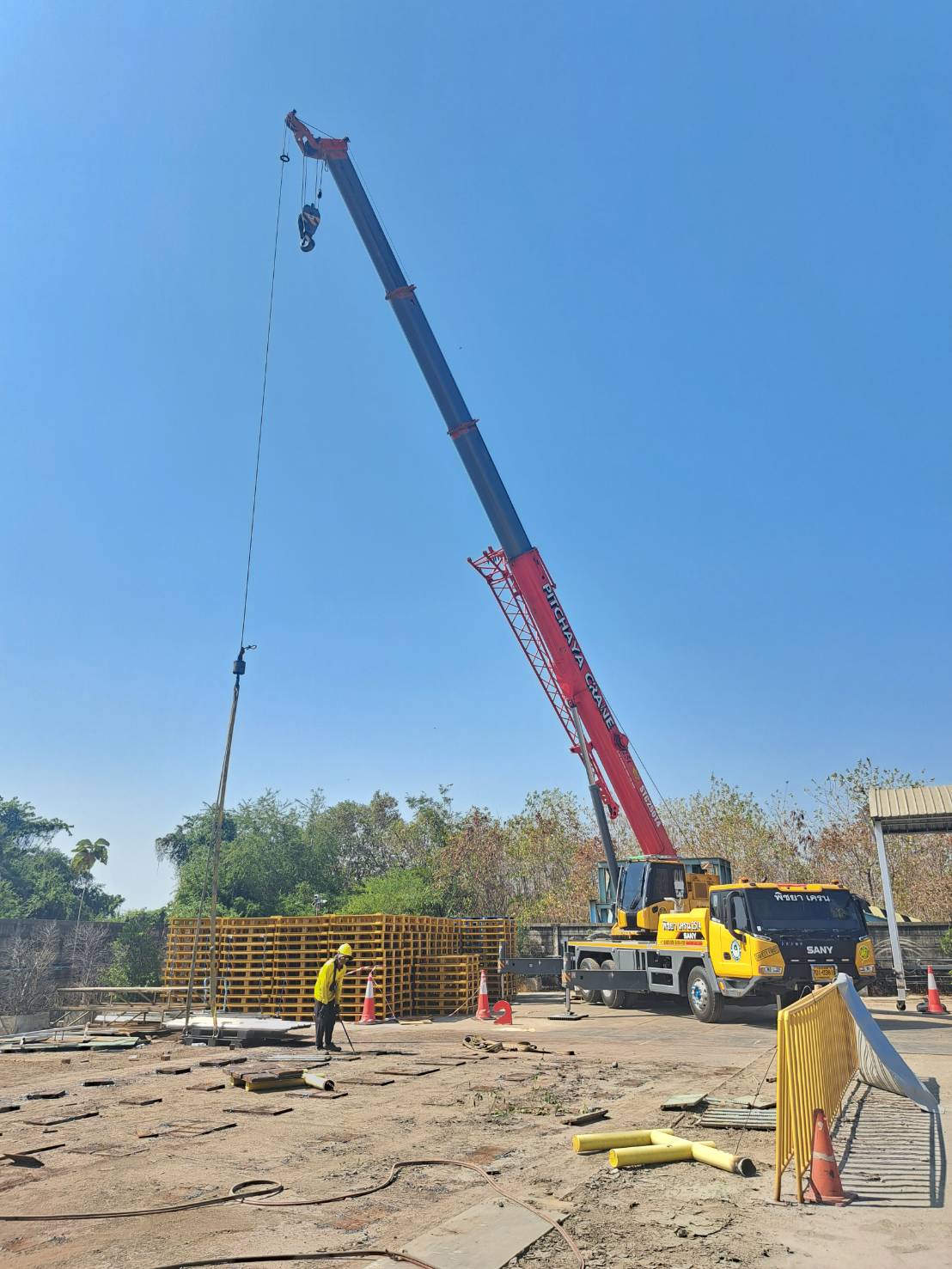 รถเครนวังจันทร์-พิชยาเครน