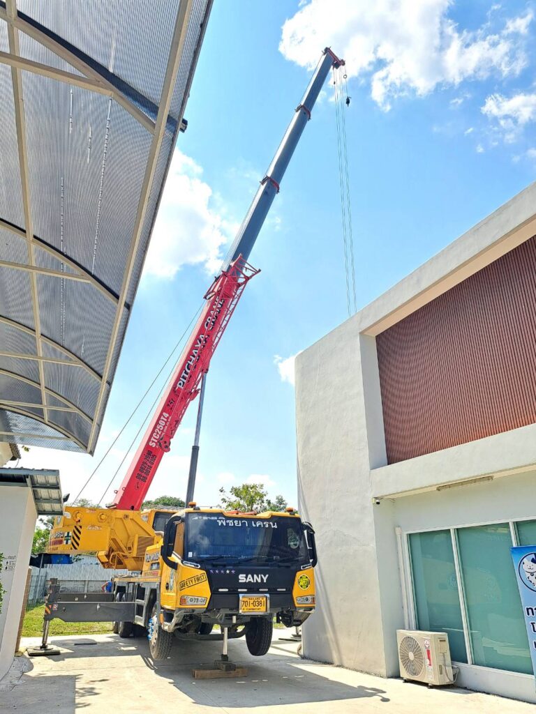 รถเครนวังจันทร์-พิชยาเครน