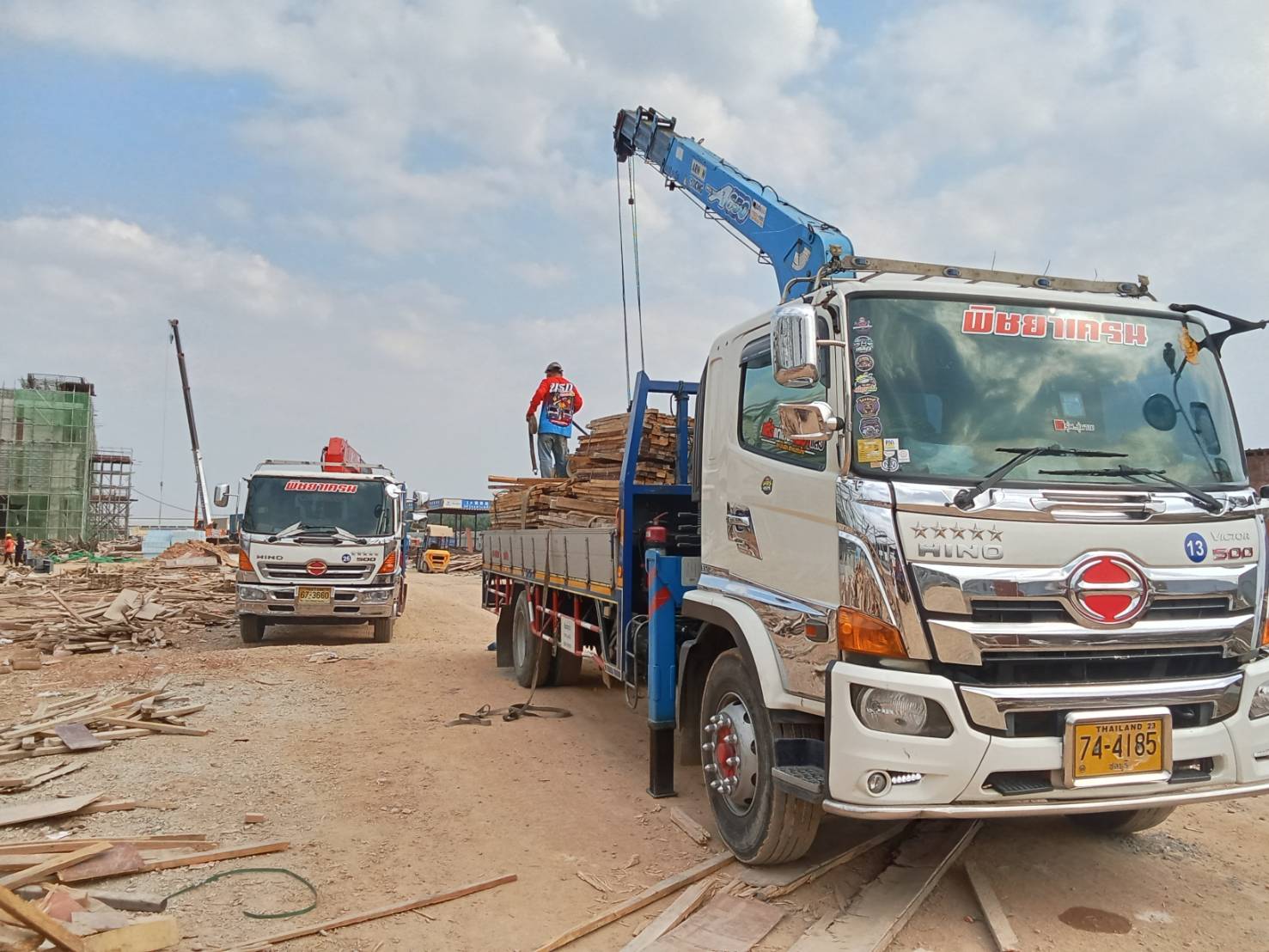 รถเฮี๊ยบเครือสหพัฒน์-พิชยาเครน