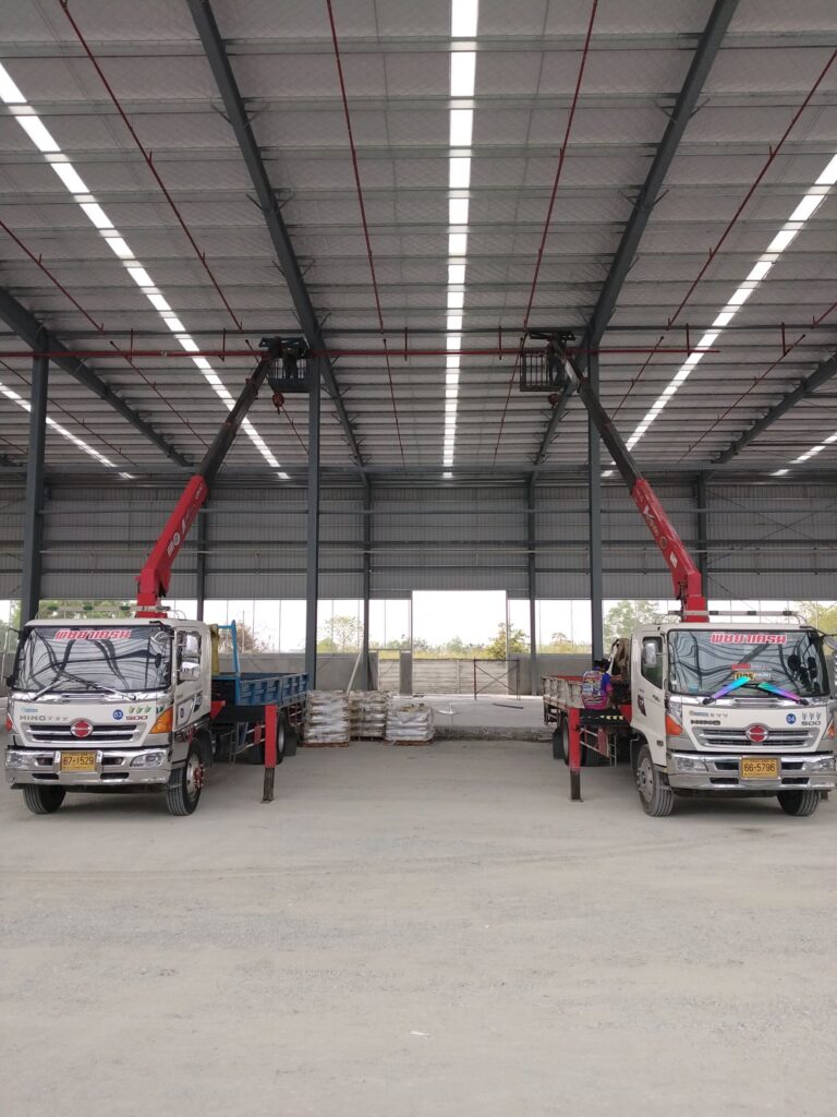 รถเฮี๊ยบชลบุรี ติดกระเช้า-พิชยาเครน