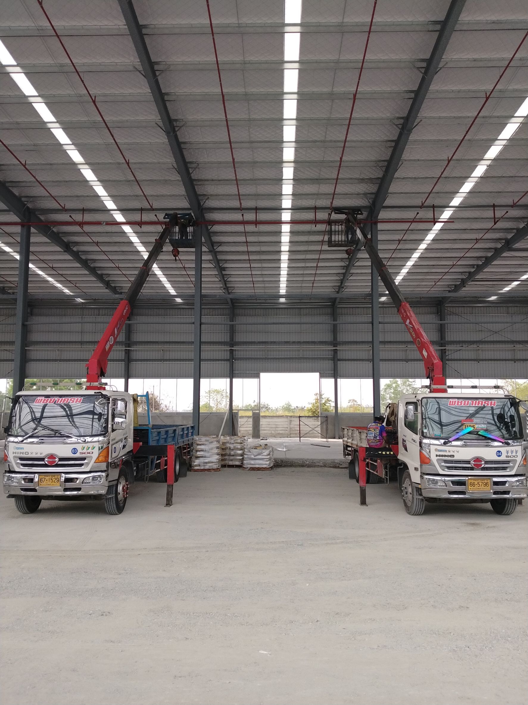 รถเฮี๊ยบชลบุรี ติดกระเช้า-พิชยาเครน