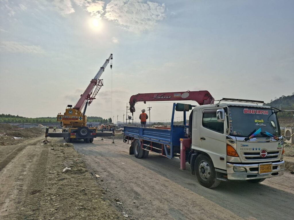 รถเฮี๊ยบบ้านบึง-พิชยาเครน