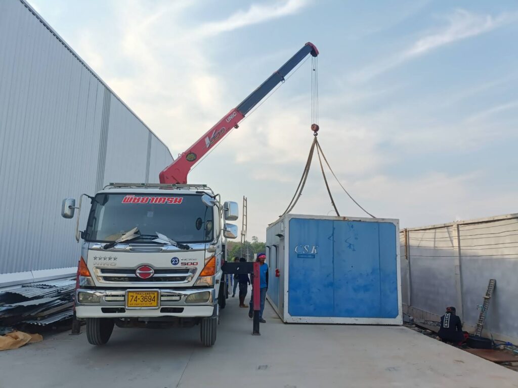 รถเฮี๊ยบปลวกเเดง-พิชยาเครน