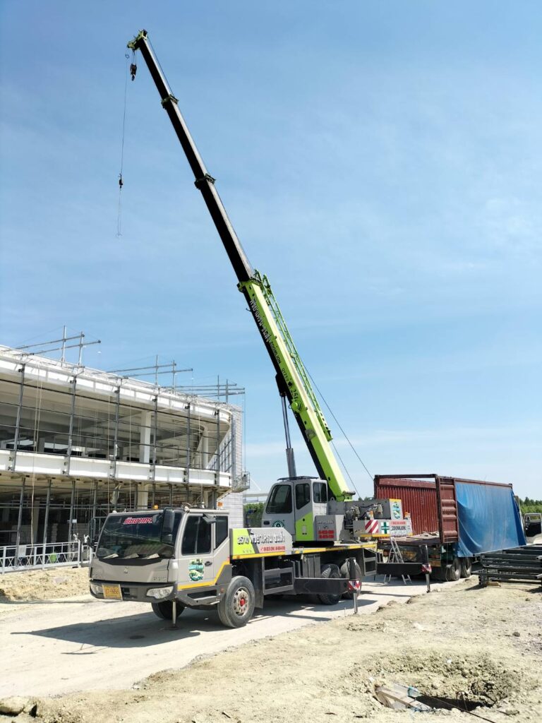 รถเครนโรจนะบ่อวิน-พิชยาเครน