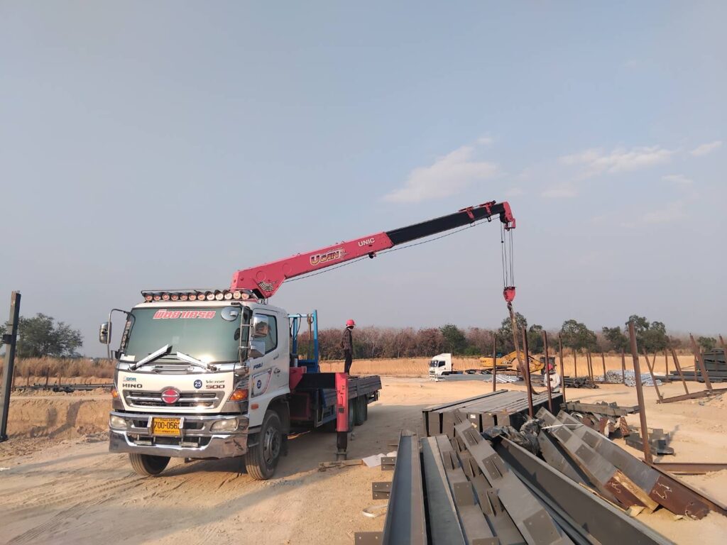 รถเฮี๊ยบดอกกราย-พิชยาเครน.