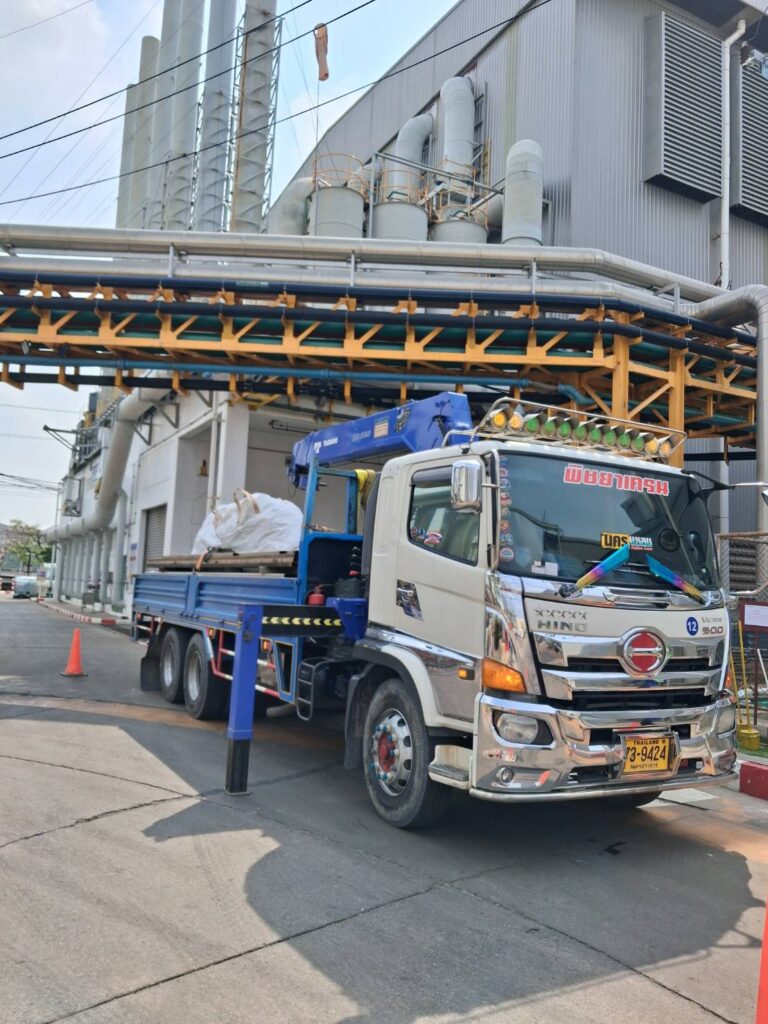 รถเฮี๊ยบศรีราชา-พิชยาเครน