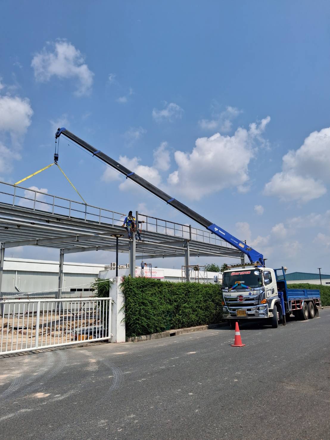 รถเฮี๊ยบหนองละลอก-พิชยาเครน