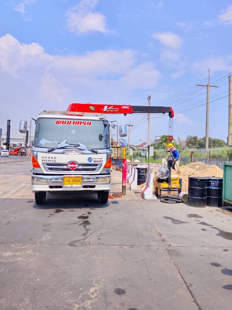 รถเฮี๊ยบพนมสารคาม-พิชยาเครน