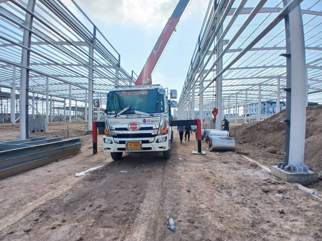 รถเฮี๊ยบชลบุรี-พิชยาเครน