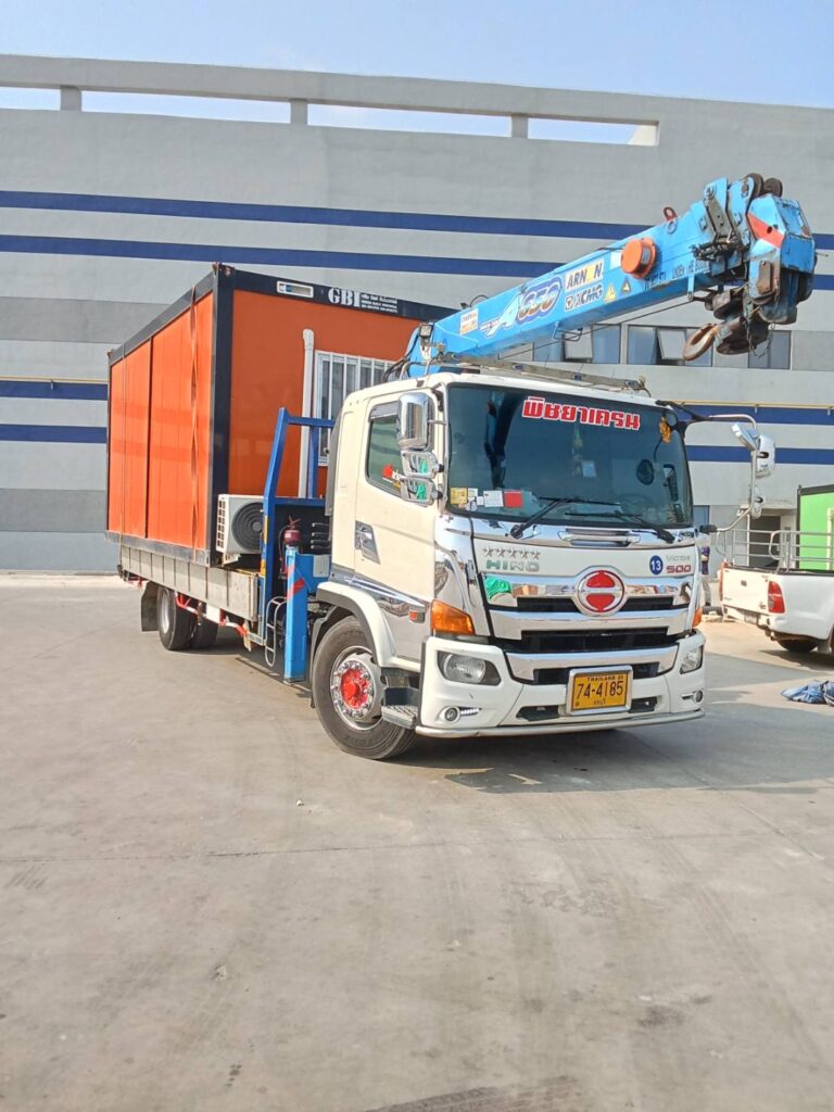 รถเฮี๊ยบขนย้ายตู้คอนเทลเนอร์-พิชยาเครน