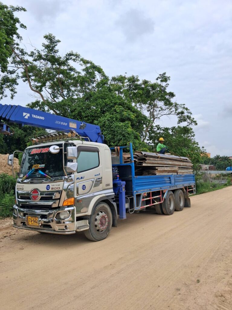 รถเฮี๊ยบพนานิคม-พิชยาเครน