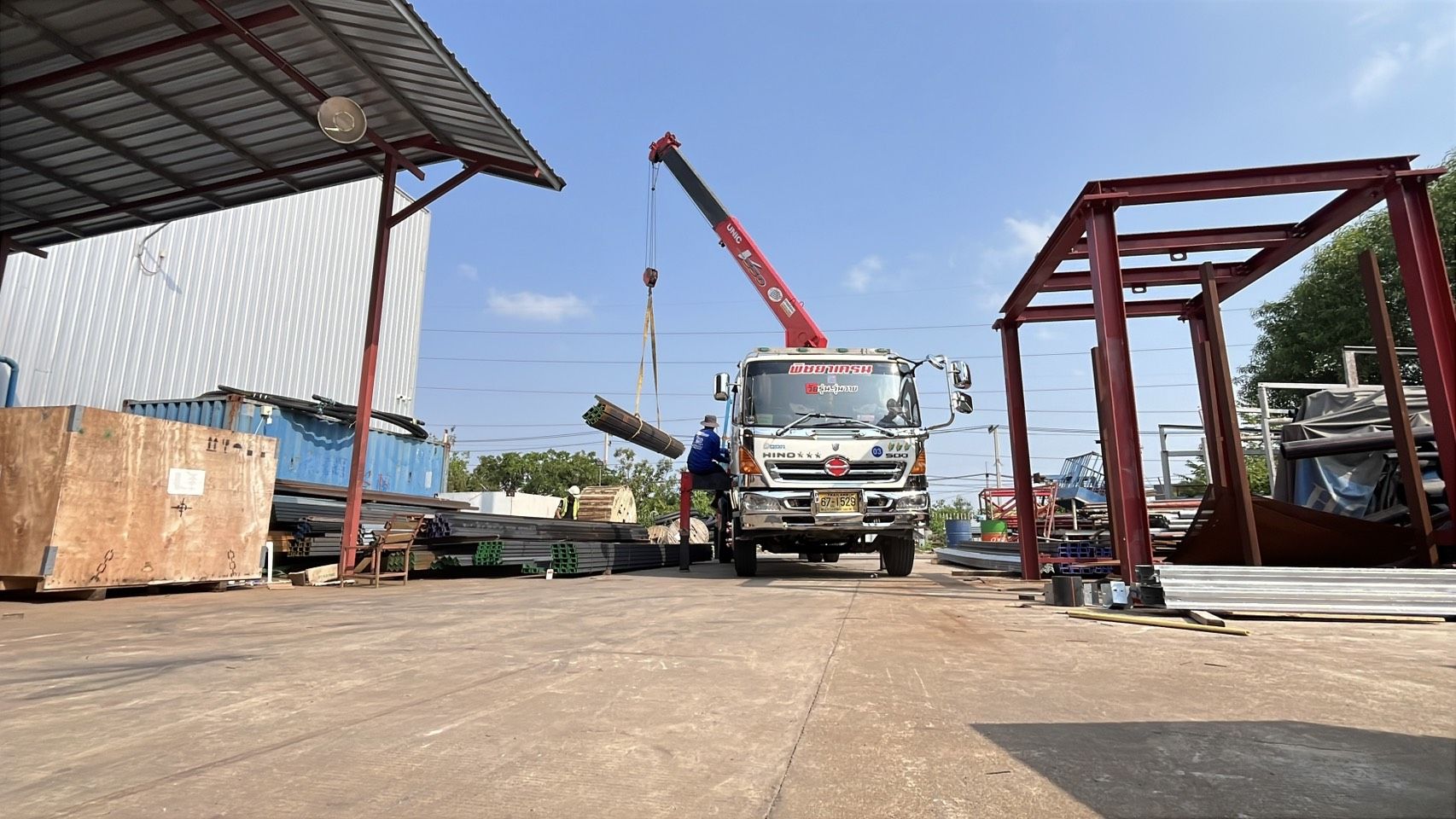 รถเฮี๊ยบบ้านค่าย-พิชยาเครน.