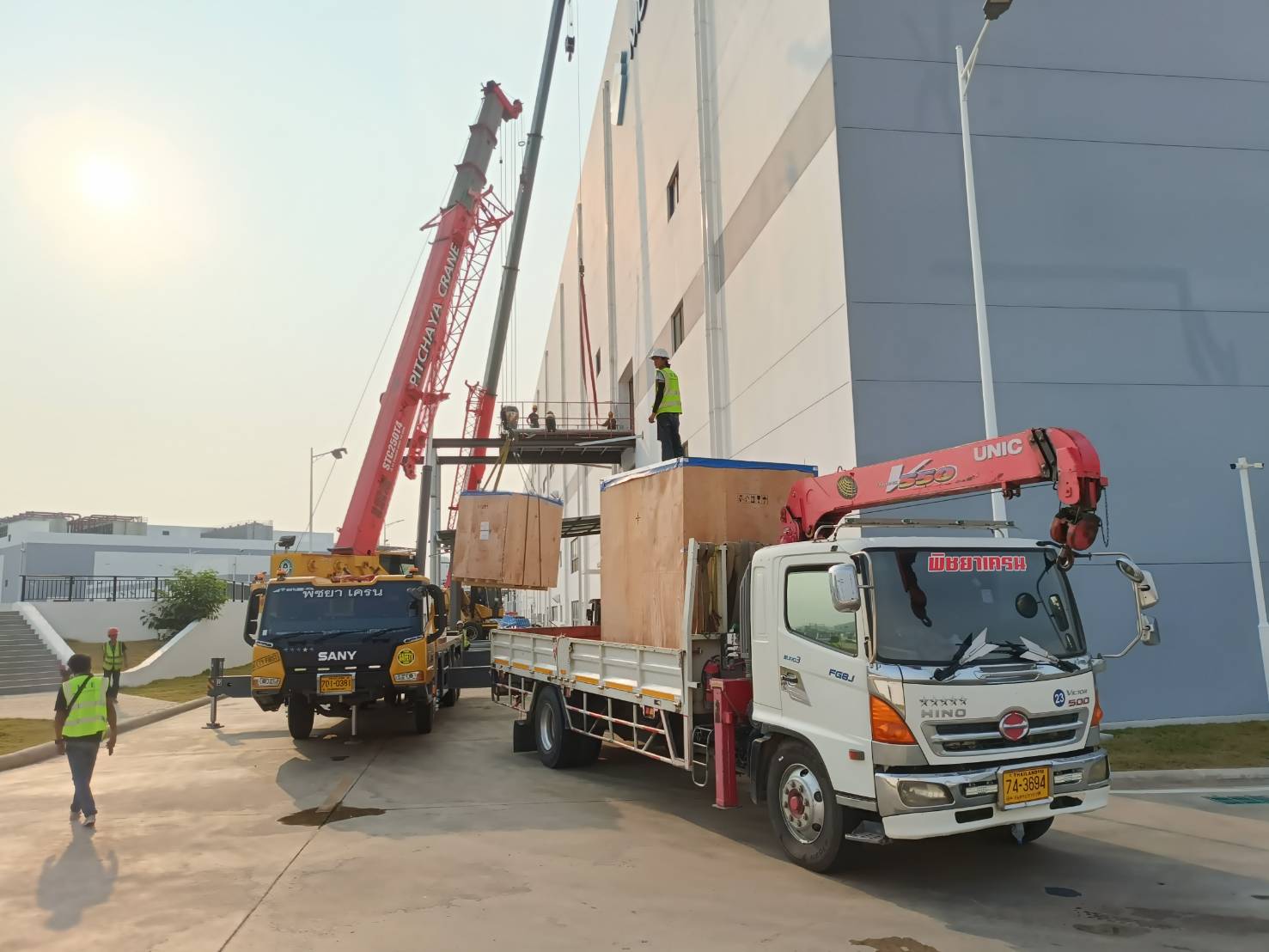 รถเฮี๊ยบหนองใหญ่-พิชยาเครน