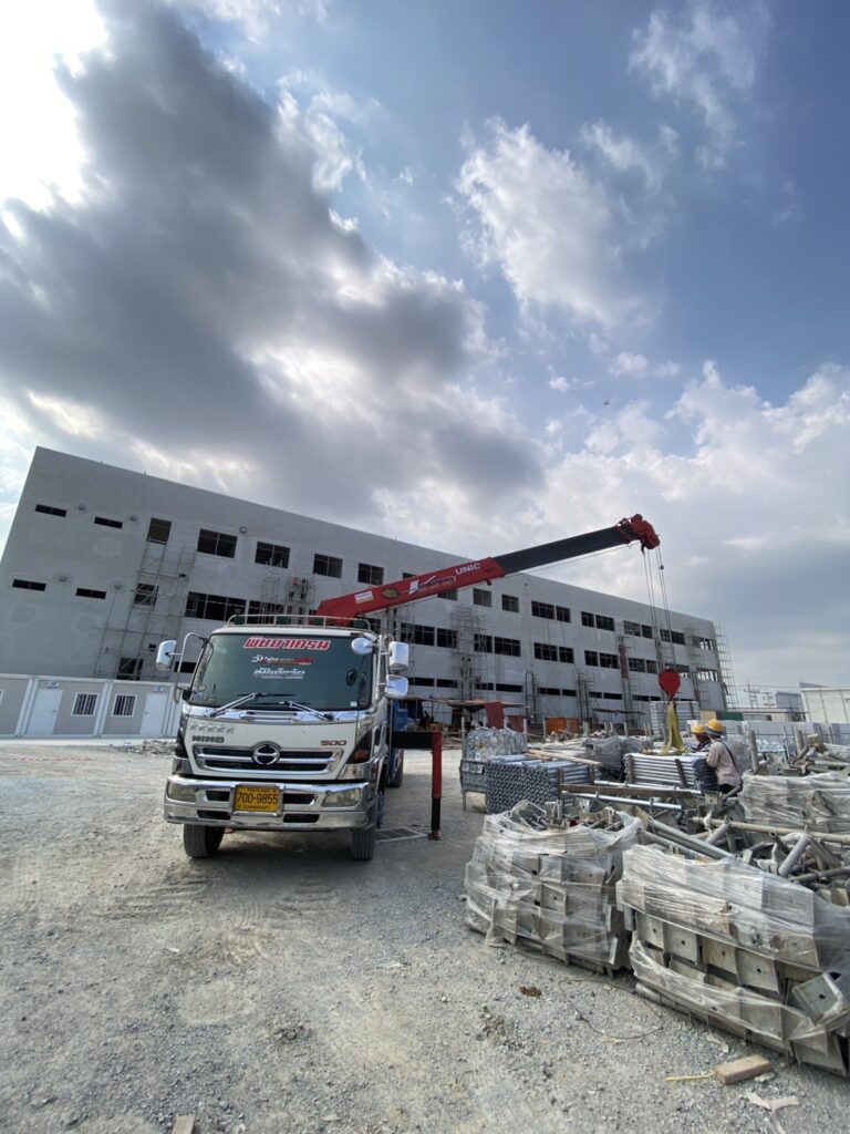 รถเฮี๊ยบบ้านบึง-พิชยาเครน