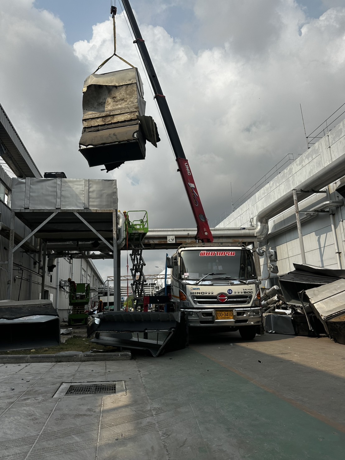 รถเฮี๊ยบบ่อวิน-พิชยาเครน