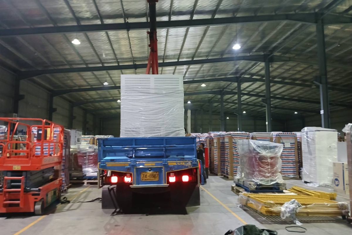 รถเฮี๊ยบรับจ้างบริการโดยพิชยาเครน