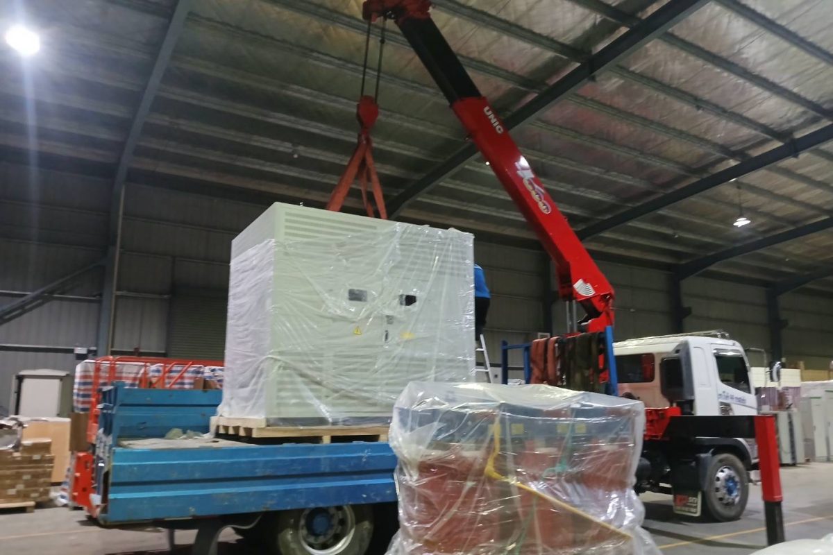 รถเฮี๊ยบรับจ้างบริการโดยพิชยาเครน