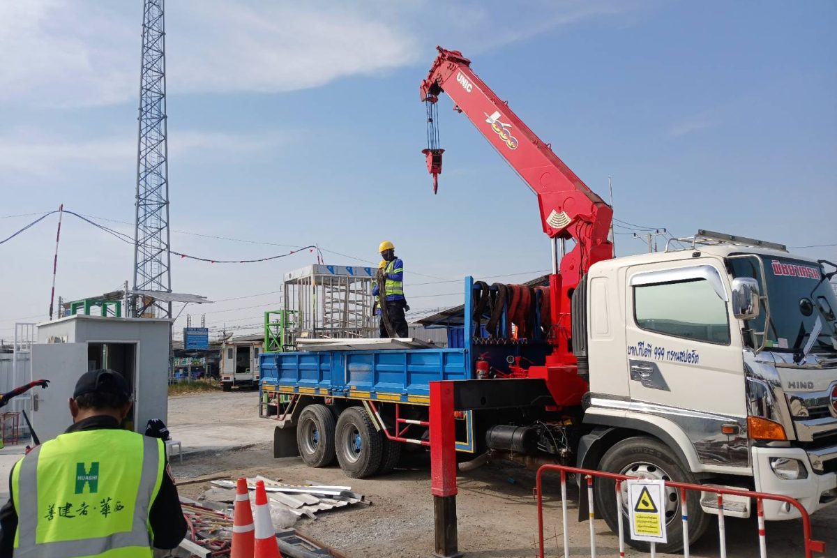 รถเฮี๊ยบพานทอง-พิชยาเครน