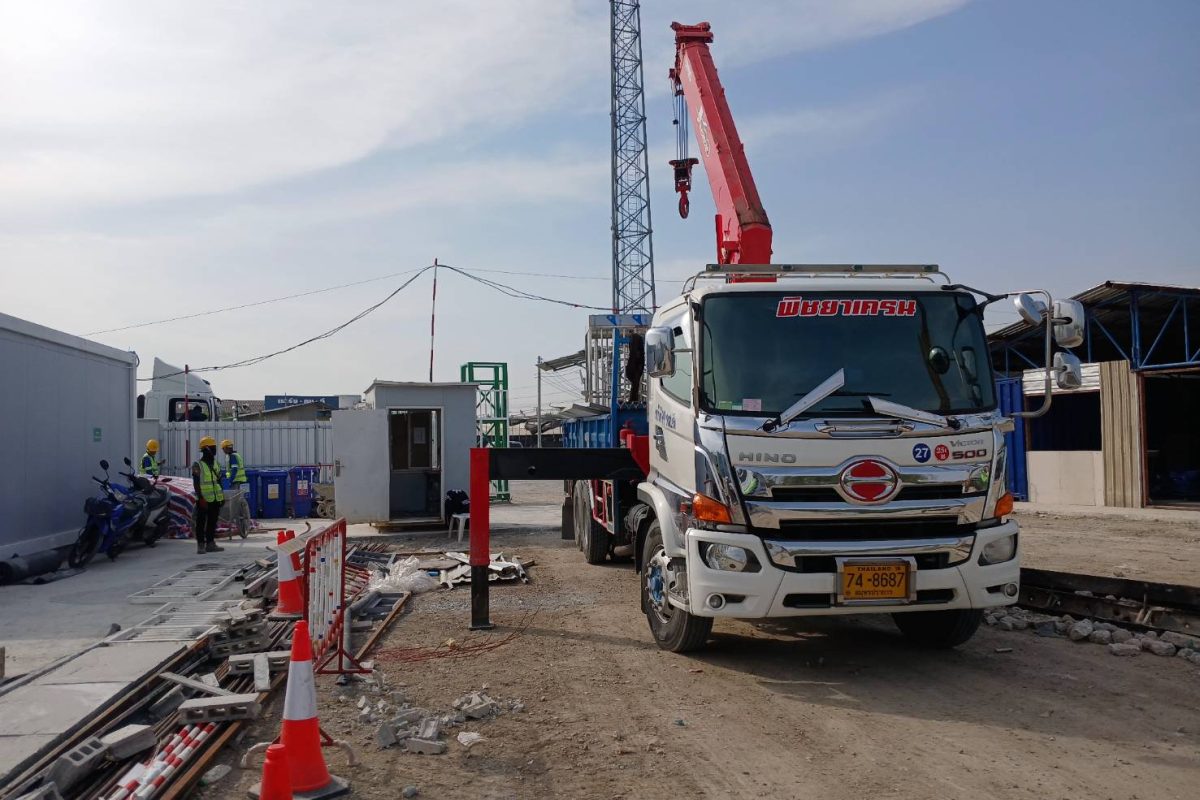 รถเฮี๊ยบพานทอง-พิชยาเครน