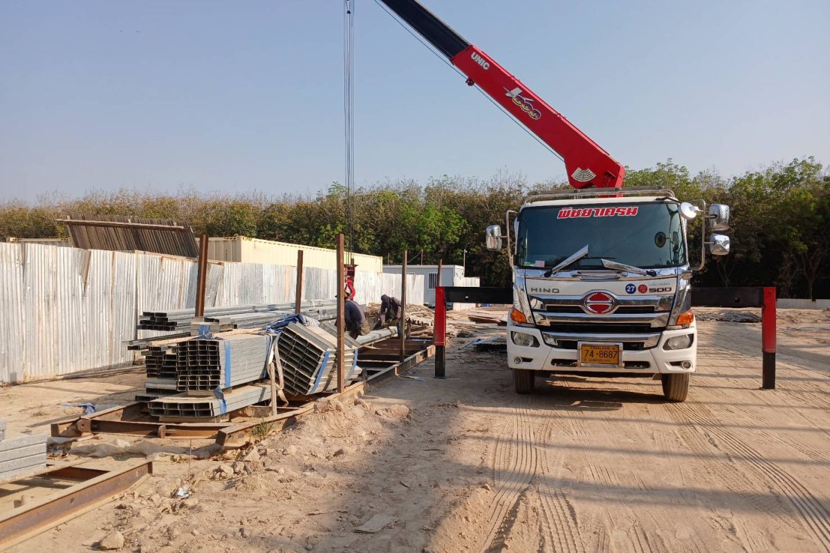 รถเฮี๊ยบนิคมพัฒนา-พิชยาเครน