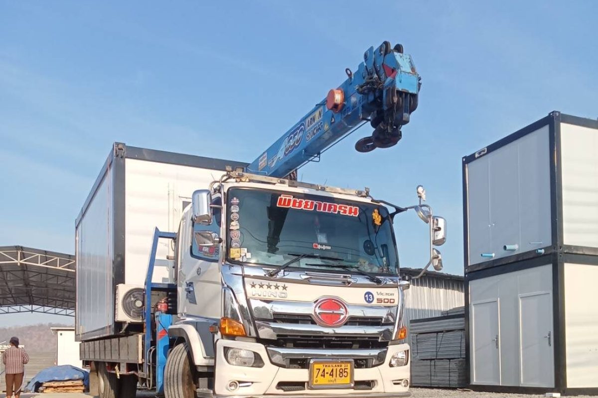รถเฮี๊ยบขนย้ายตู้-พิชยาเครน