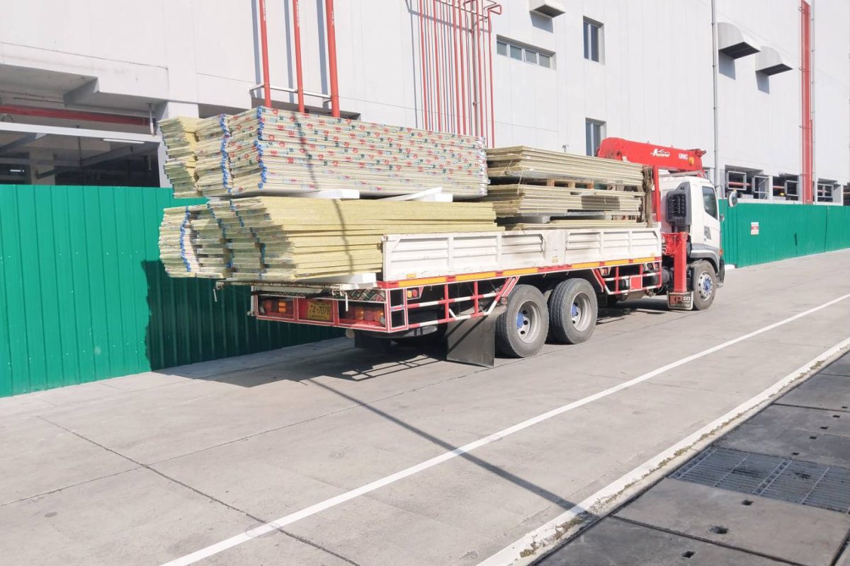 รถเฮี๊ยบ8ตันรับจ้าง-พิชยาเครน