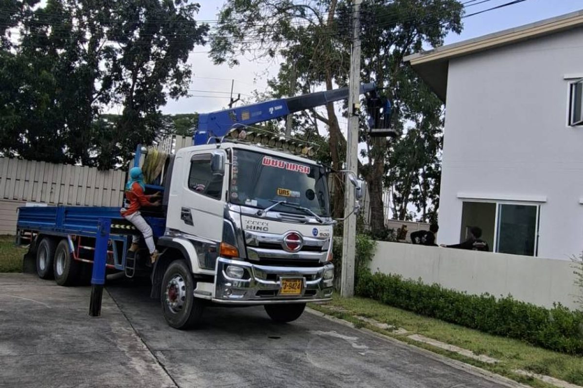 รถเฮี๊ยบติดกระเช้าศรีราชา-พิชยาเครน