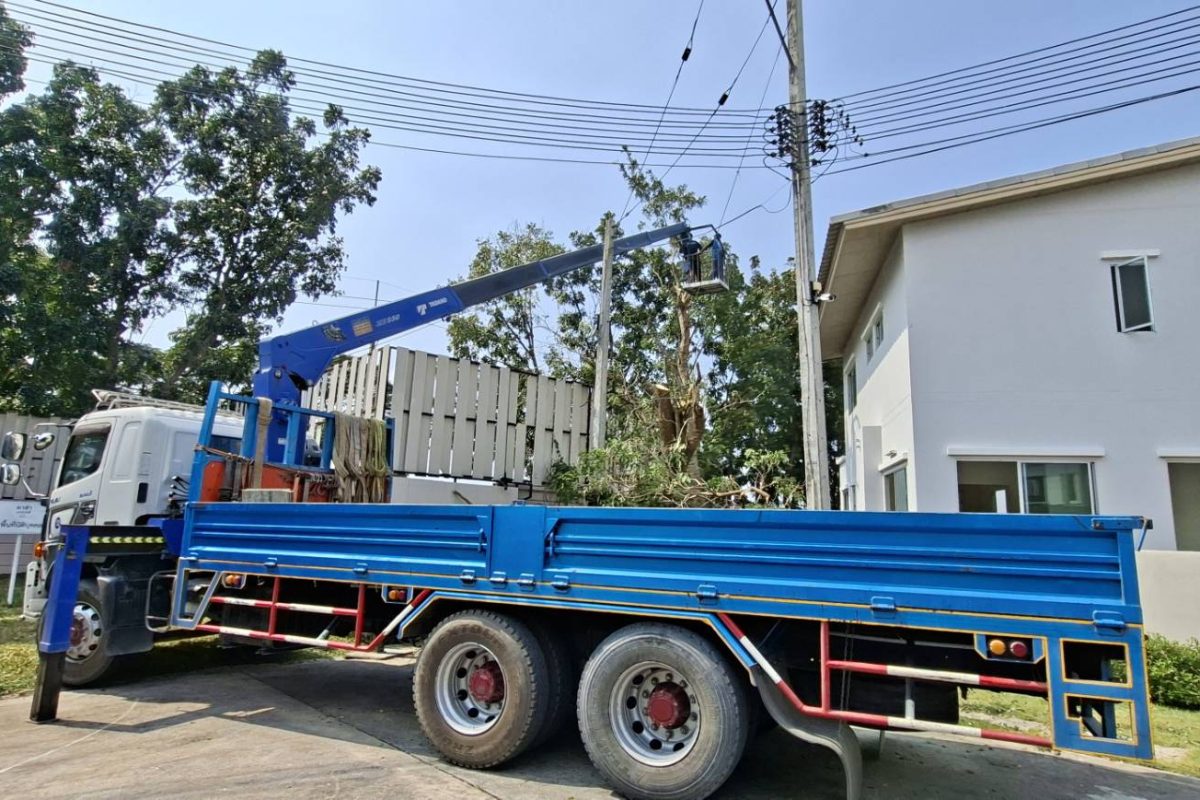 รถเฮี๊ยบติดกระเช้าศรีราชา-พิชยาเครน