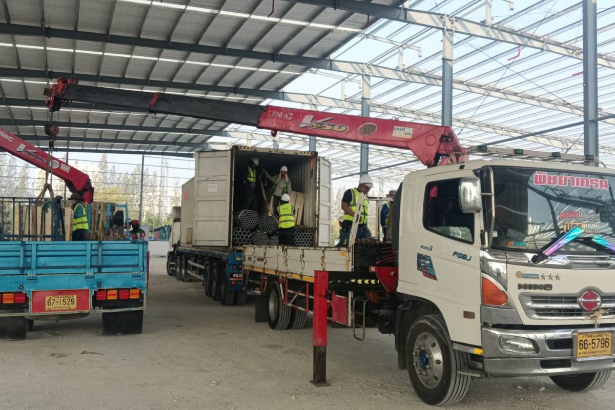 รถเฮี๊ยบ พิชยาเครน ให้บริการรถเฮี๊ยบติดกระเช้าทำงานในที่สูงพร้อมขนย้ายชิ้นงานต่างๆ พื้นที่ นิคมอุสาหกรรมอมตะชลบุรี