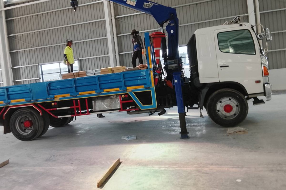 รถเฮี๊ยบสนามชัยเขต-พิชยาเครน