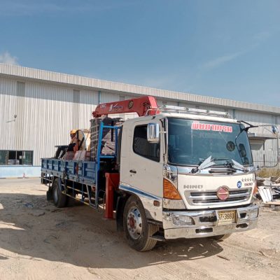 เช่ารถเฮี๊ยบศรีราชา-เขาคันทรง โดยพิชยาเครน โทร080-829-2990