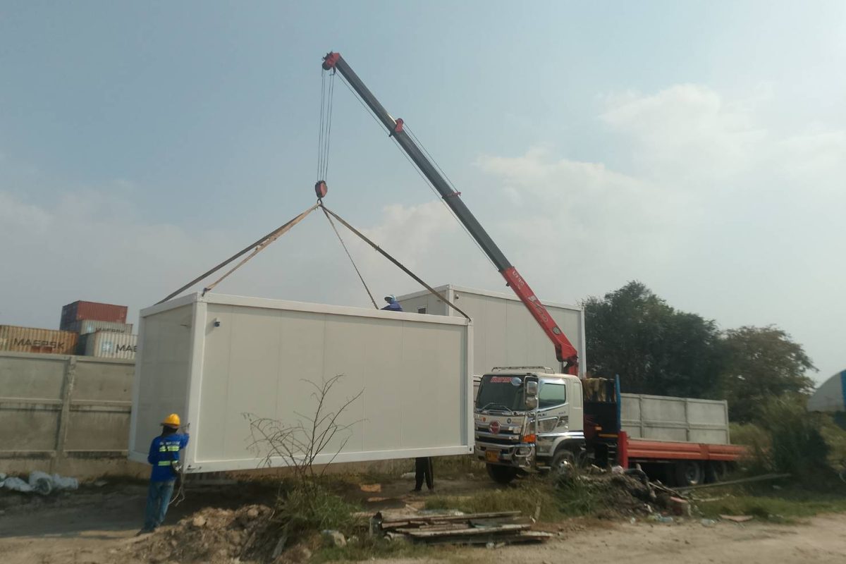 รถเฮี๊ยบชลบุรี-พิชยาเครน.