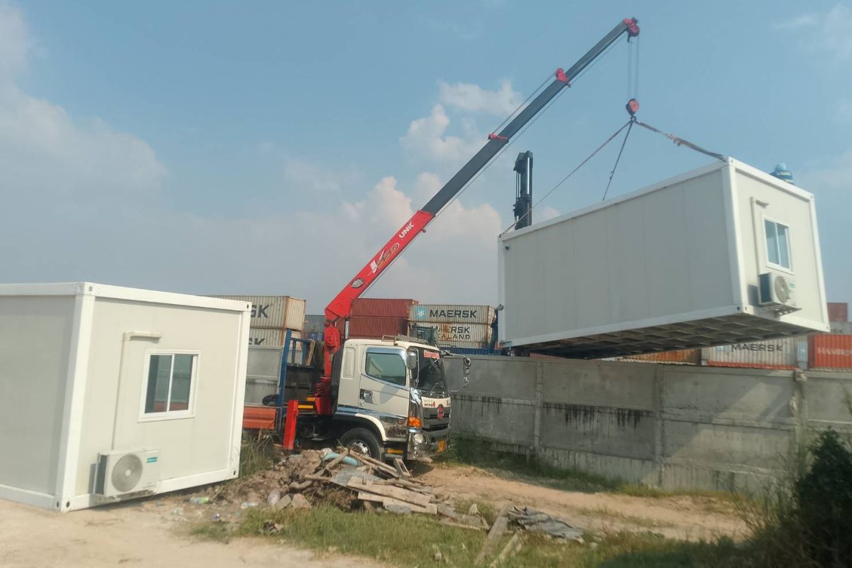 รถเฮี๊ยบชลบุรี-พิชยาเครน.