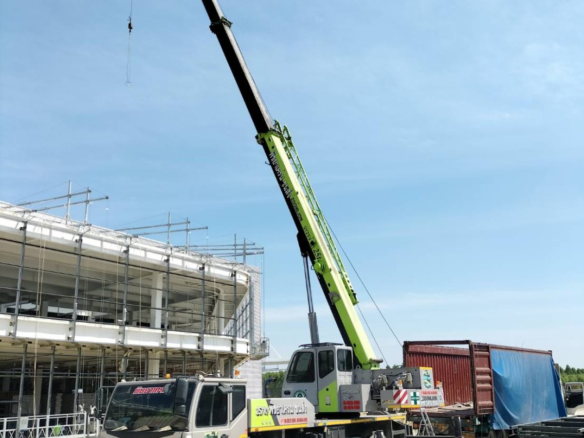 รถเครนโรจนะบ่อวิน-พิชยาเครน