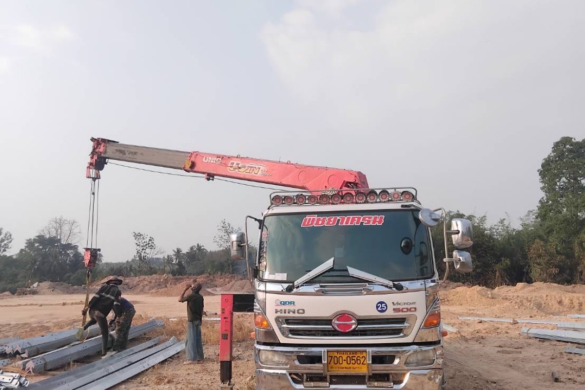 รถเฮี๊ยบ พิชยาเครน ให้บริการรถเฮี๊ยบขนย้ายชิ้นงานต่างๆ พื้นที่ อมตะ ปลวกแดง นิคมพัฒนา มาบข่า