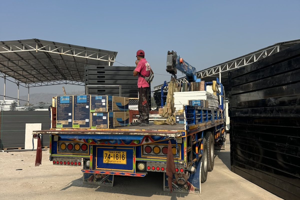 รถเฮี๊ยบ พิชยาเครน ให้บริการรถเฮี๊ยบขนย้ายชิ้นงานต่างๆ พื้นที่ เเหลมฉบัง